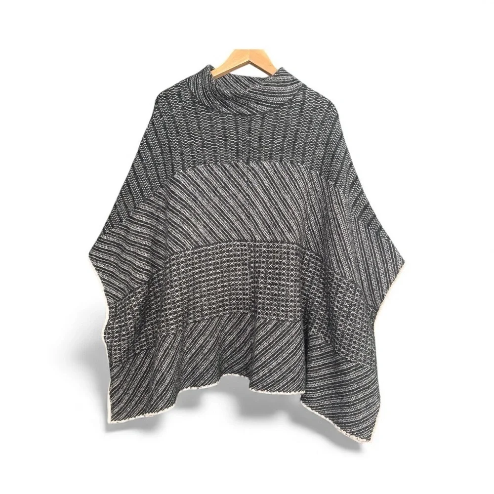 Lane Bryant Wool Blend Oversized Mixed Knit Black and White Poncho Size 22/28